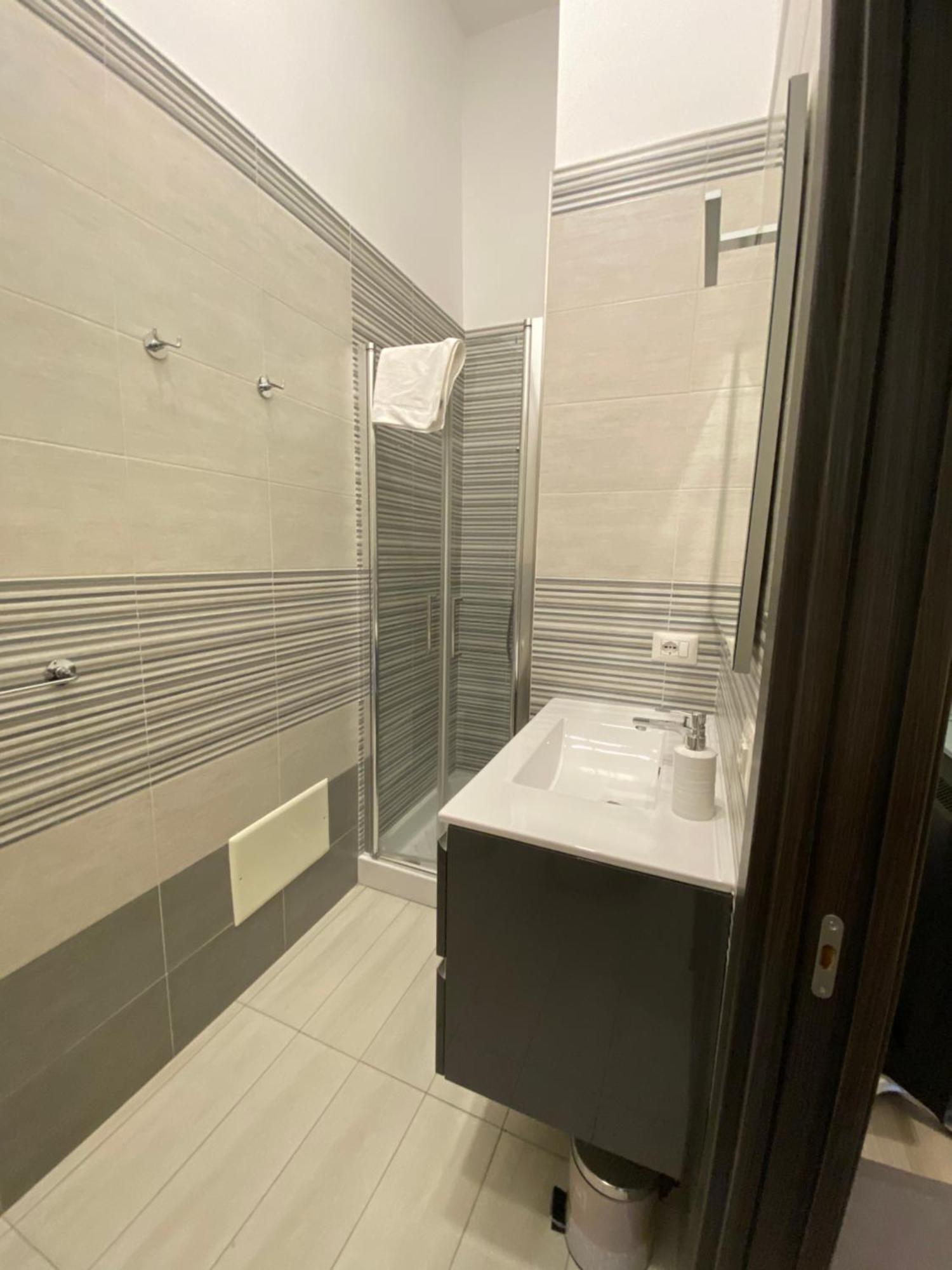 Ruma Guesthouse เนเปิลส์ ภายนอก รูปภาพ
